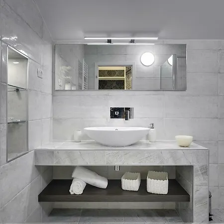 Gallery Apartment *