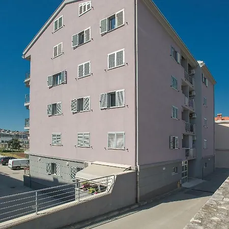 Gallery Apartment Pula